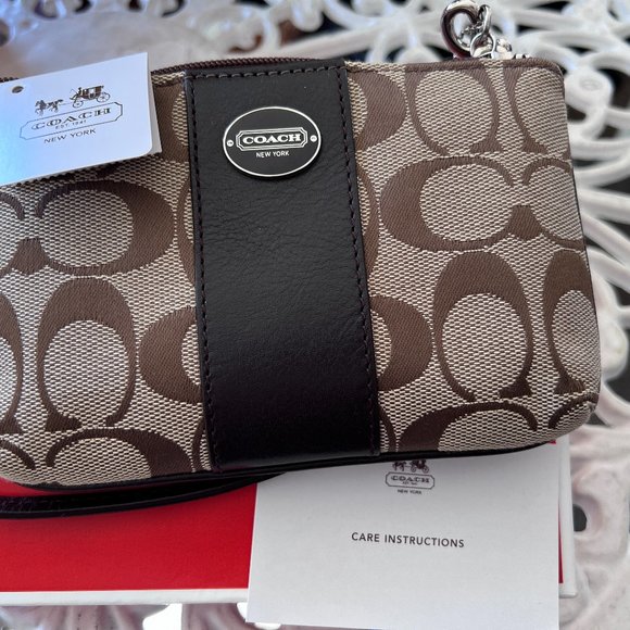 Brand NEW! Brown Monogram COACH Purse Wristlet - Picture 4 of 4